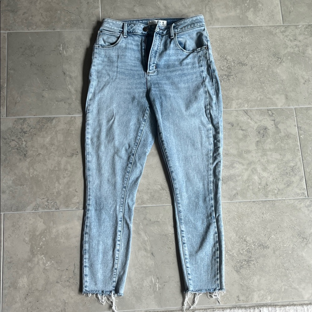 Abercrombie & Fitch Light Wash Ankle Jeans